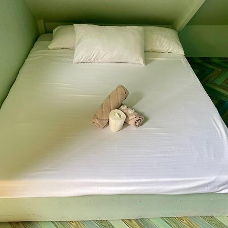 Borbon'S Treehouse By The Sea Bed & Breakfast Mambajao Luaran gambar