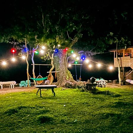Borbon'S Treehouse By The Sea Bed & Breakfast Mambajao Luaran gambar