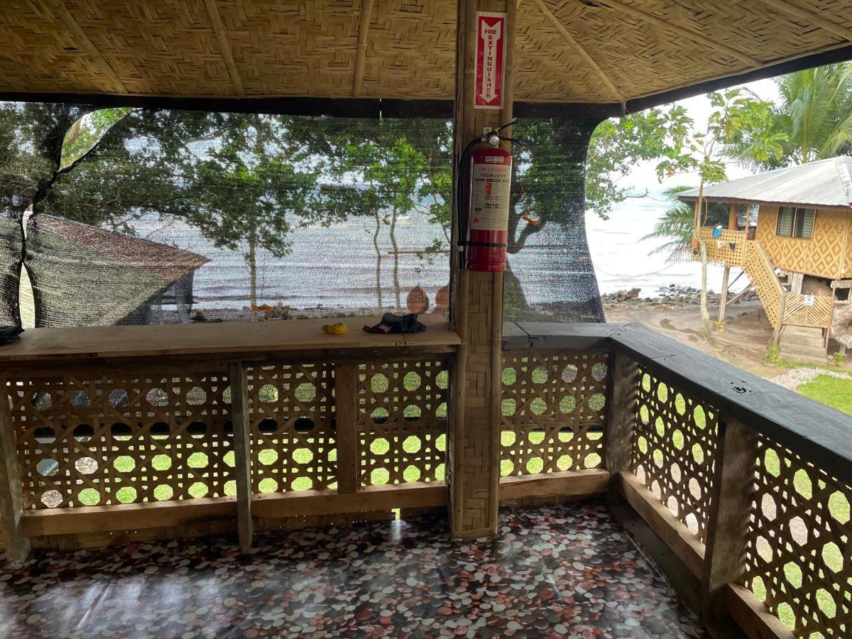 Borbon'S Treehouse By The Sea Bed & Breakfast Mambajao Luaran gambar