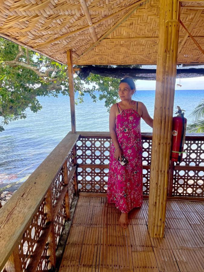 Borbon'S Treehouse By The Sea Bed & Breakfast Mambajao Luaran gambar