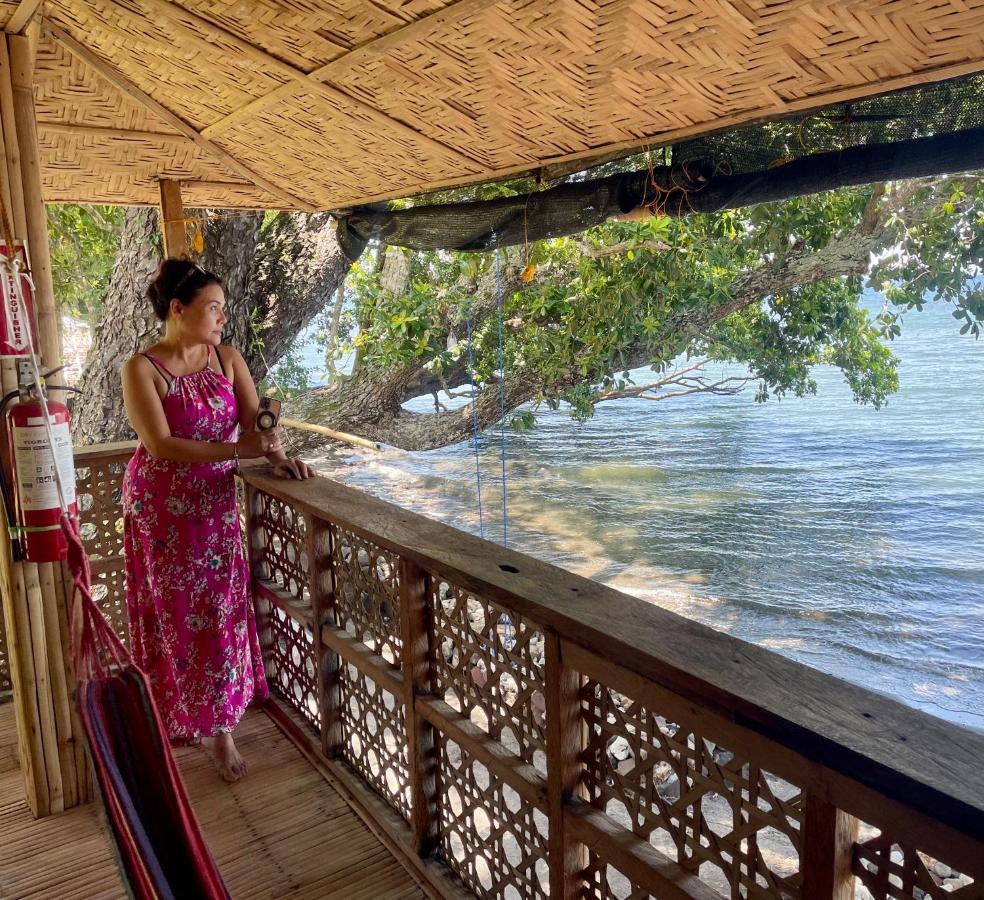 Borbon'S Treehouse By The Sea Bed & Breakfast Mambajao Luaran gambar