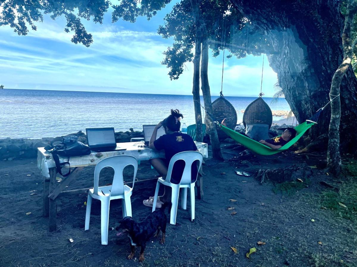 Borbon'S Treehouse By The Sea Bed & Breakfast Mambajao Luaran gambar