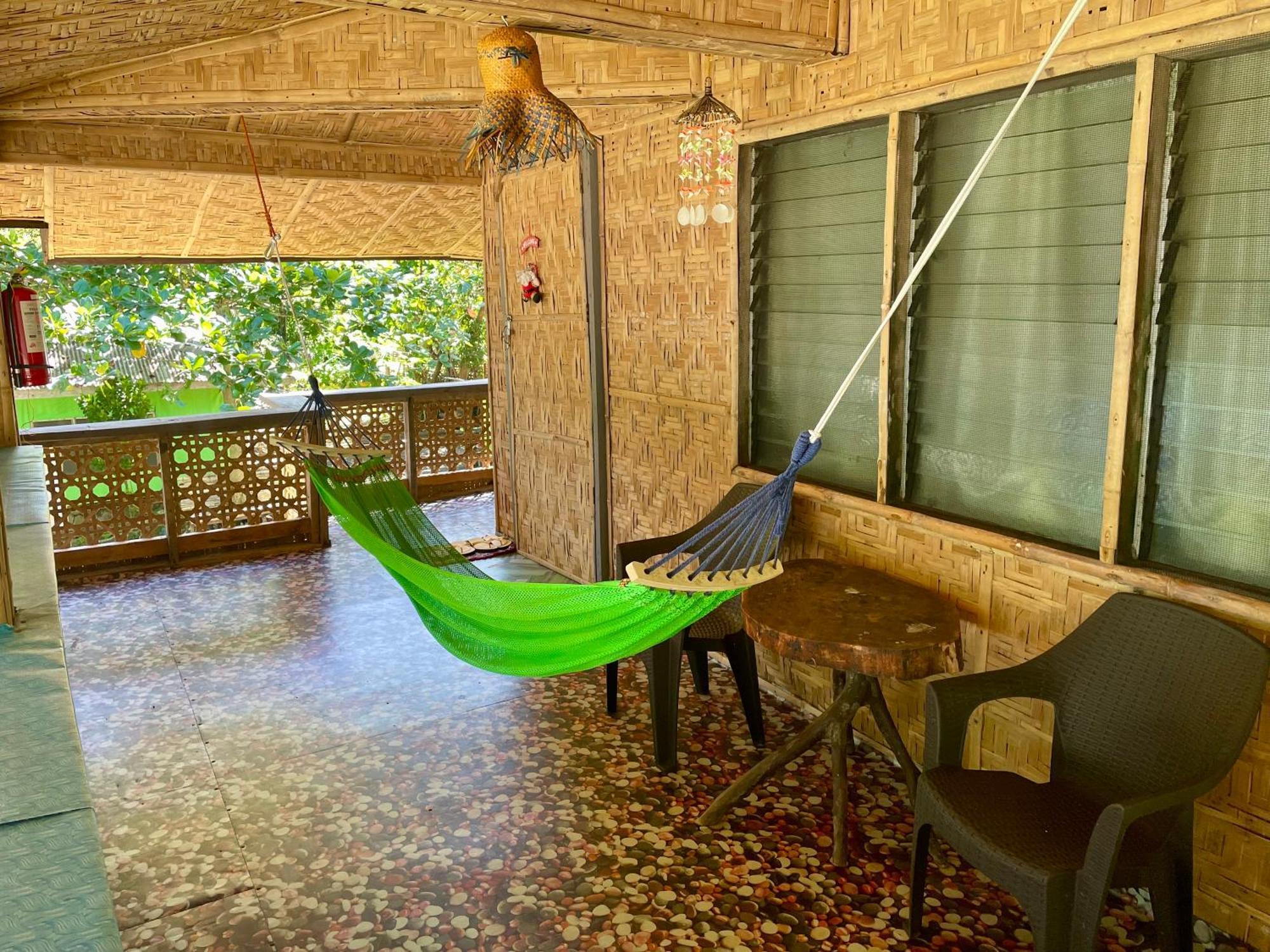 Borbon'S Treehouse By The Sea Bed & Breakfast Mambajao Luaran gambar